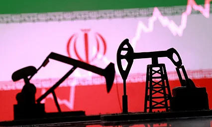Hürmüz Boğazı Umudu Petrolü Aşağı Çekti!