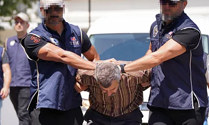 Kırmızı Bültenle Aranıyordu! 10 Yıl Sonra Yakalanan FETÖ Üyesi Cezaevine Gönderildi