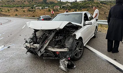Malatya'da Yağış Sonrası Otomobil Kaza Yaptı!
