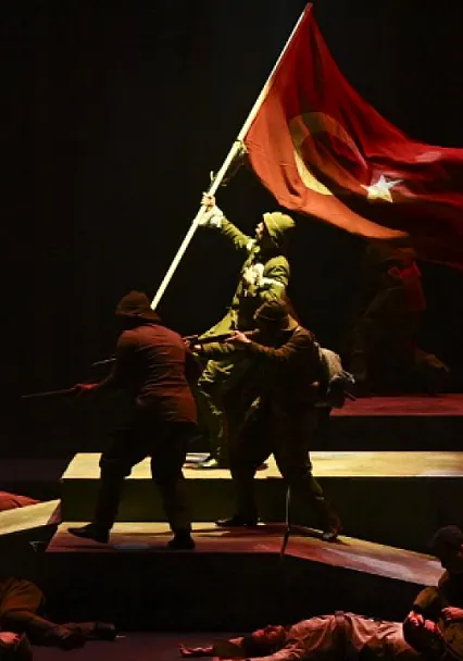 Cumhurbaşkanı Erdoğan Şüheda 1915 Gösterimini İzledi: Çanakkale Ruhu Beştepe'de Sahnelendi!