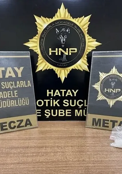 Hatay'da Zombi Dehşeti! Uyuşturucu Kullanan Genç Sokak Ortasında Dondu Kaldı