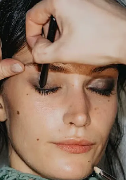 Keskin Çizgilere Veda! Soft Grunge Makyajıyla Buğulu Bakışlar