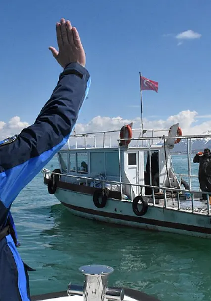 Van'da Kutsal Göç Başladı! İnci Kefali İçin 90 Günlük Koruma Kalkanı