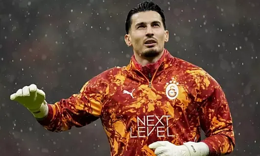 Trabzon'da Eski Kaptan Uğurcan Çakır'a Tribünlerden Sert Tepki!