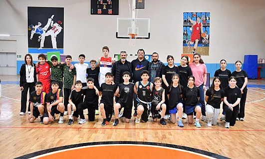 Yeşilyurt'ta Basketbol Heyecanı Öğrenciler Finalde Nefes Kesti