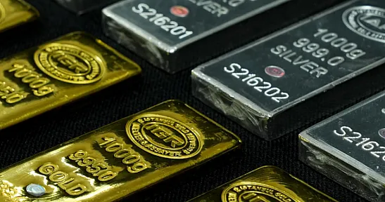 Küresel Emtia Piyasasında Savaş Depremi: Enerjide Sert Yükseliş, Değerli Metallerde Kayıp