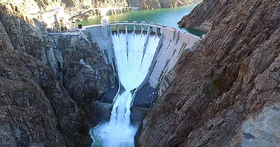 Türkiye'nin Enerjisinde Tarihi Şubat! HES'ler Rekor Kırdı, Yenilenebilir Enerji Zirveye Yerleşti!