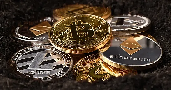 Yatırımcılar Ekran Başına! Bitcoin Kritik Eşiği Geçti Piyasa Hâkimiyeti Zirveye Çıktı