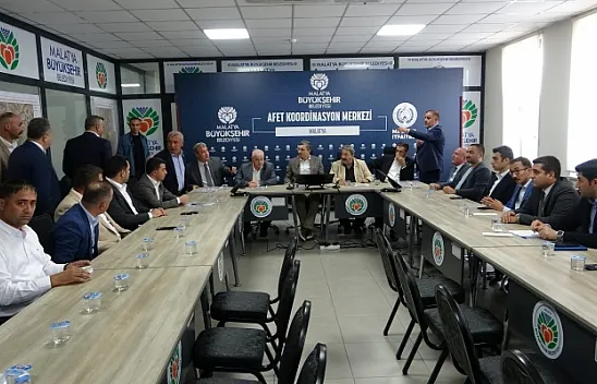 MHP heyeti deprem bölgesi Malatya'da