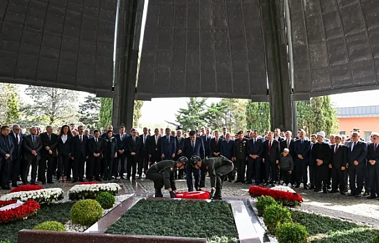 Turgut Özal vefatının 31. yıl dönümünde kabri başında anıldı