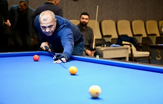 Bilardo tutkunları Yeşilyurt'ta buluştu