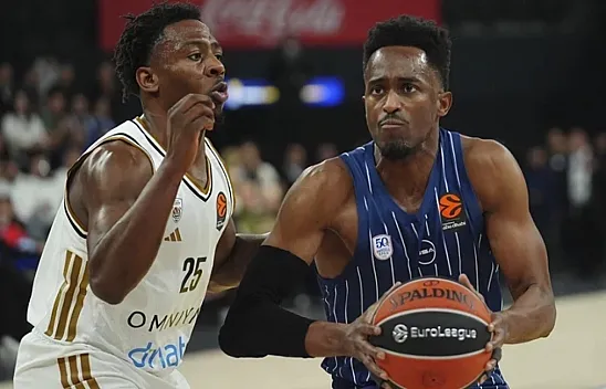 Anadolu Efes Evinde Dubai Basketbol'a Direnemedi