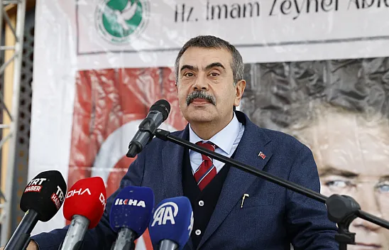 Bakan Tekin, Cemevi'nde Vatandaşlarla Buluştu