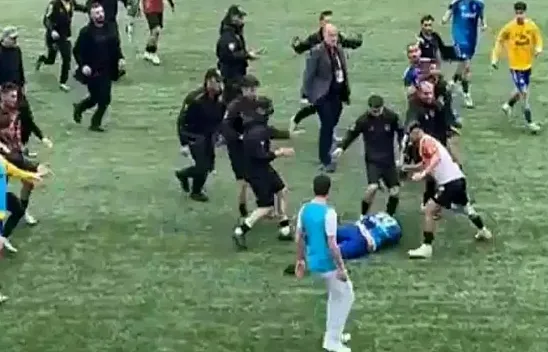 BAL'da Skandal Gece: Artvin Murgul'daki Maç 24 Kırmızı Kartla Tarihe Geçti! Sahada Kavga, Tribünde Gerginlik