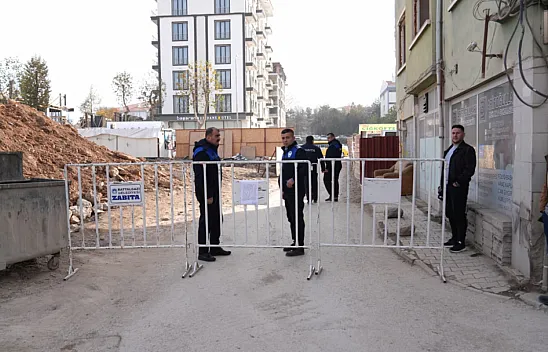 Battalgazi'de Zabıta Yol Çökmesine Anında Müdahale Etti