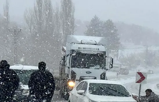 Malatya-Kayseri Yolunda Kar Geçit Vermedi!