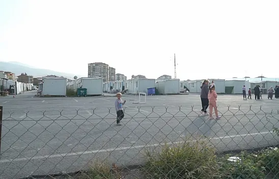 Depremzedeler Konteynerları Boşaltmak İçin Ek Süre İstiyor!