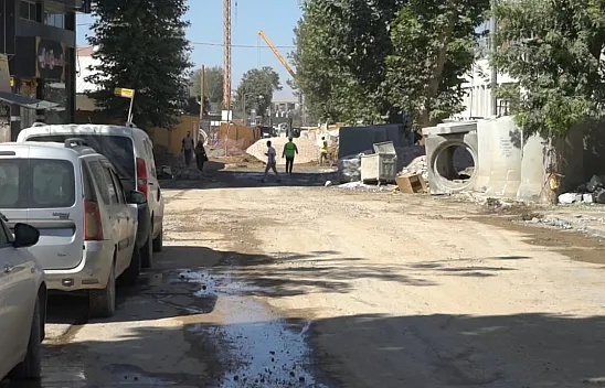 Fuzuli Caddesi'nde Yol Kapatılınca Esnaf Mağdur Oldu!