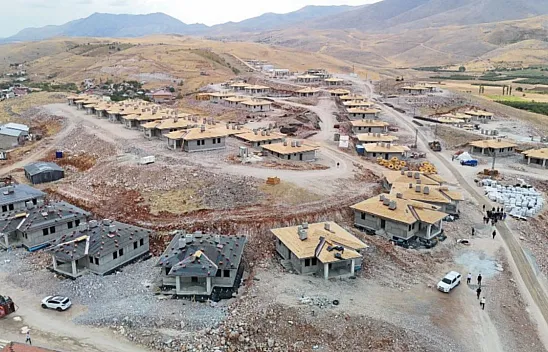 Kuluncak ve Doğanşehir'de Kura Heyecanı: Yarın Sahiplerini Buluyor