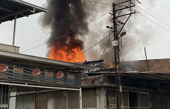 Malatya'da Oto Tamircisinde Yangın Alarmı