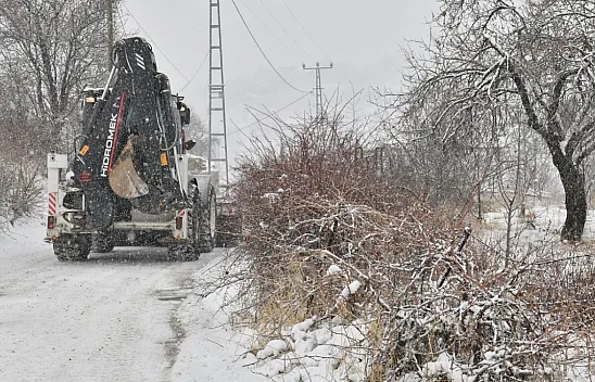 Yeşilyurt'ta Karla Mücadele 24 Saat Devam Ediyor!