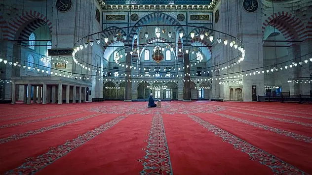 10 Ekim 2025 Cuma Hutbesi: Kalp, Cenâb-ı Hakk'ın Nazargâhıdır