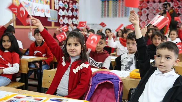 17 Milyon Öğrenci İçin Ders Zili Yarın Çalıyor! Okullarda Yeni Dönem Başlıyor