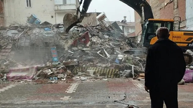 19 Kişinin Öldüğü Ermeç Apartmanı Davasında Karar Çıkmadı: Bilirkişi Raporu Bekleniyor!