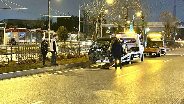 2. Malatya Çevreyolu'nda Gece Yarısı Çarpışma: 06 ve 44 Plakalı Araçlar Hurdaya Döndü
