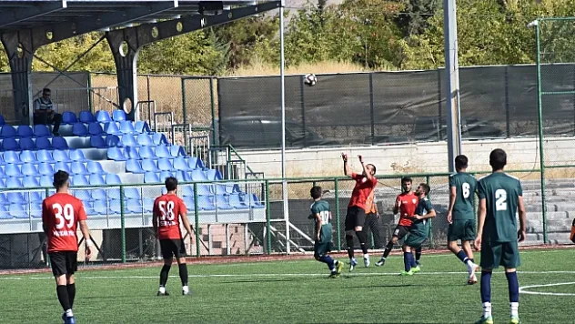 Yeşilyurt Belediyespor, 12 Bingölspor'u 5-0 mağlup ederek tur atladı