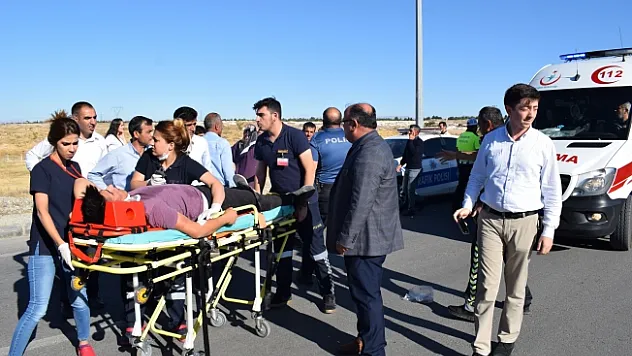Malatya'da halk otobüsü devrildi: En az 25 yaralı