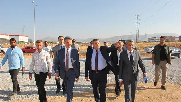 Vali Baruş lisanslı depoculuk inşaatında incelemelerde bulundu