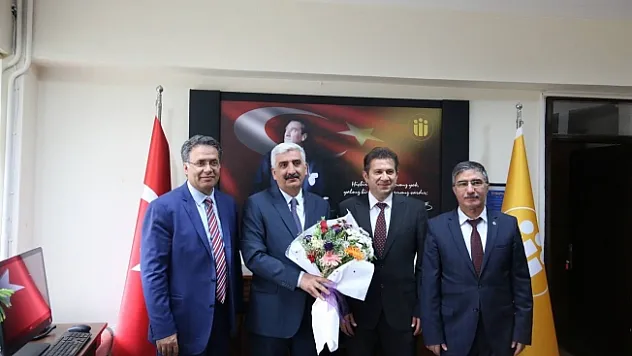 Eğitim Fakültesi Dekanlığında görev teslim töreni...