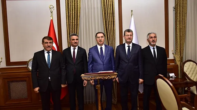 Kamu Başdenetçisi Şeref Malkoç Vali Baruş'u ziyaret etti