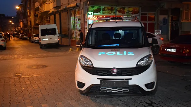 Bıçaklı kavga! 2'si ağır 3 yaralı, 3 gözaltı