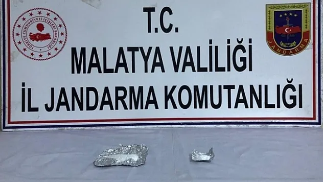 Aranan şahıs üzerinde uyuşturucu ile yakalandı!