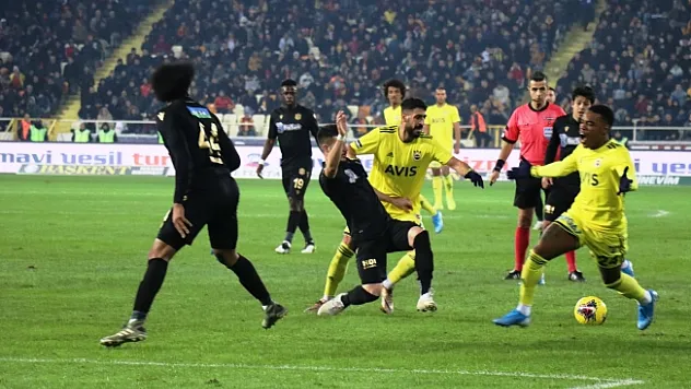Zorlu mücadeleden gol sesi çıkmadı: Yeni Malatyaspor: 0 - Fenerbahçe: 0!