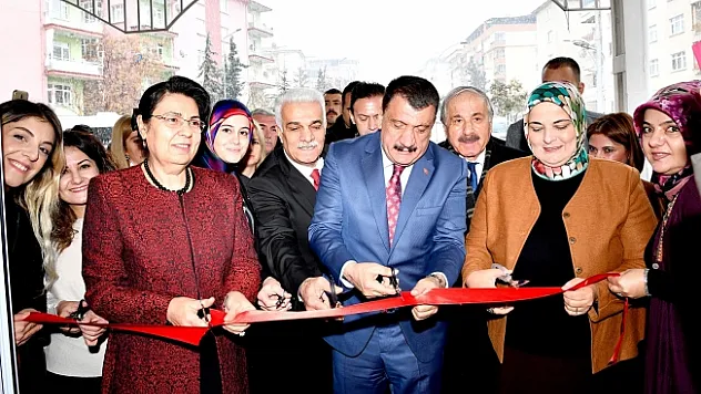 Büyükşehir'den Kadın Hakları Günü Kutlaması...