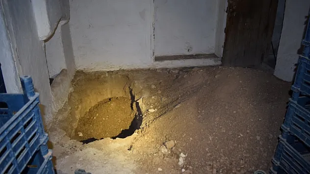 Malatya'da ilginç olay! Kiraladıkları evde define aradılar!