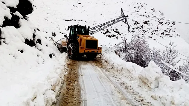 Malatya'nın yüksek kesimleri kara teslim oldu: 205 mahalle yolu ulaşıma kapandı!