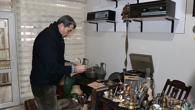Malatyalı müzisyen bir anahtar ile başladı, şimdi antika dükkanı açtı