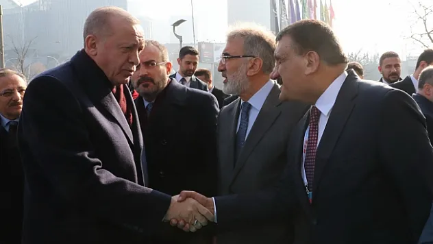 Cumhurbaşkanı Erdoğan, Malatya standını gezdi