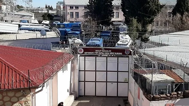 Depremde hasar gören cezaevi boşaltılıyor!
