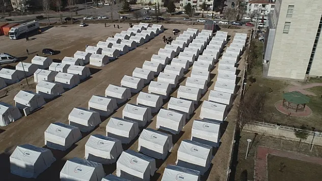 Depremzedeler için yeni çadır kentler kuruldu!