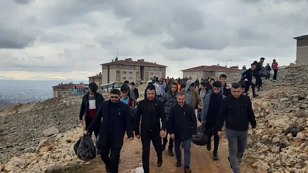 Doğadaki hayvanlar için yiyecek bıraktılar