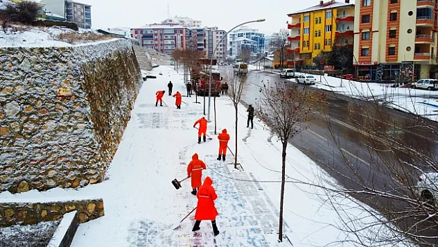 Malatya'da karla mücadele!..