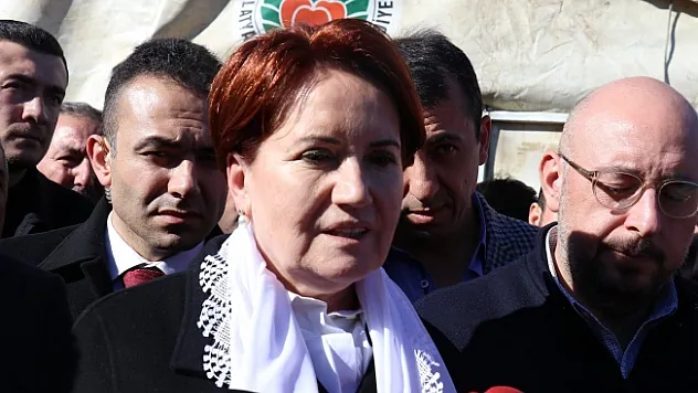 Meral Akşener'den depremde ölenlerin yakınlarına taziye ziyareti