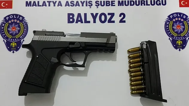 Uyuşturucu ve silahlar ele geçirildi!