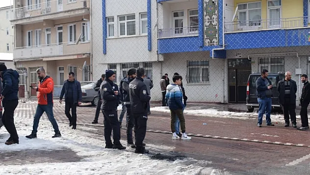 Esnaflar arasında bıçaklı kavga: 6 yaralı!