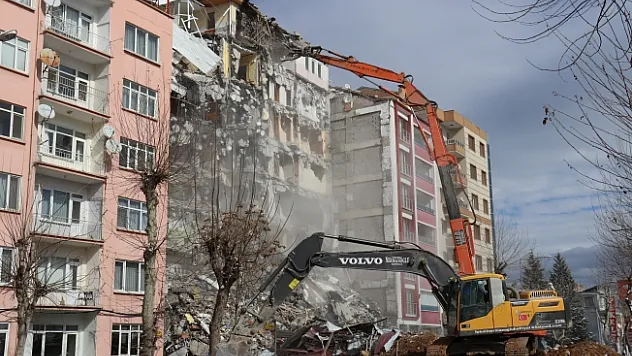 Malatya'da 5 bin 328 konut ağır hasarlı!..